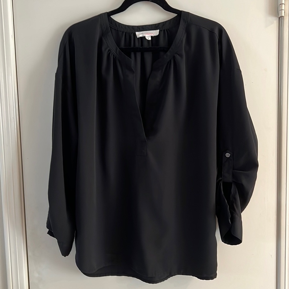 Vince Camuto Women’s Long Sleeved blouse.